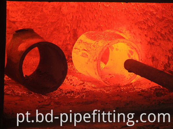 Alloy pipe fitting (88)